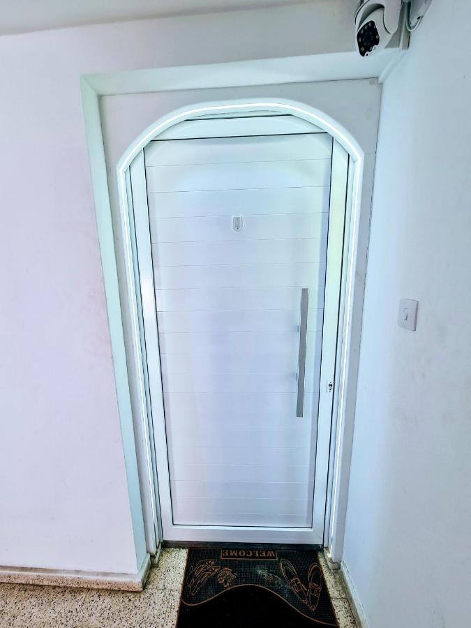 Hidden Lights Deluxe Apartment Ayía Nápa Extérieur photo
