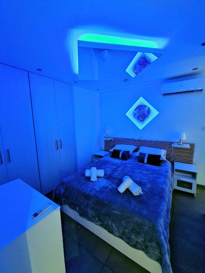 Hidden Lights Deluxe Apartment Ayía Nápa Extérieur photo