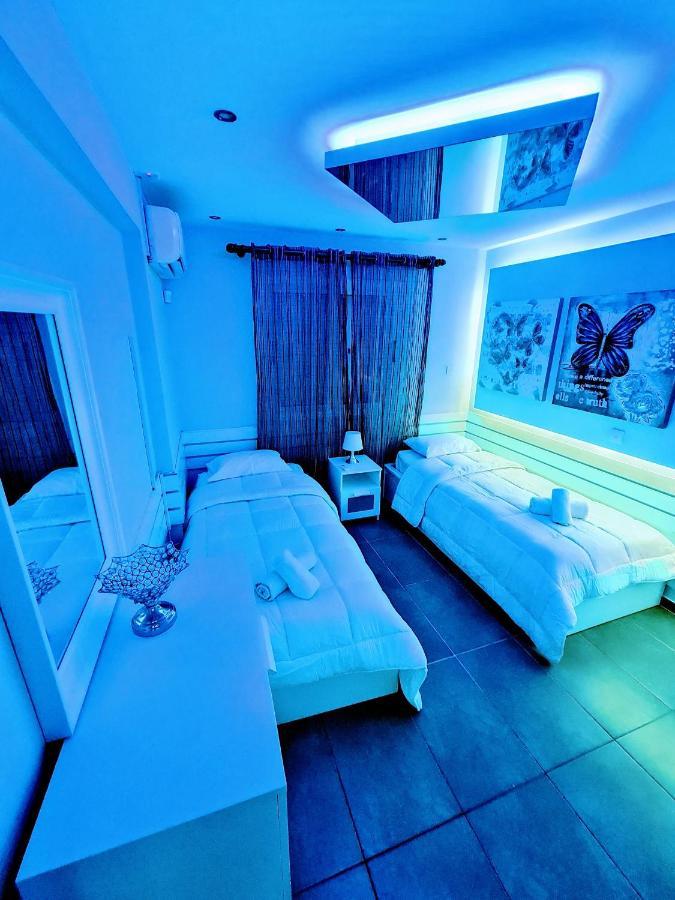 Hidden Lights Deluxe Apartment Ayía Nápa Extérieur photo