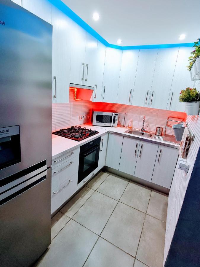Hidden Lights Deluxe Apartment Ayía Nápa Extérieur photo